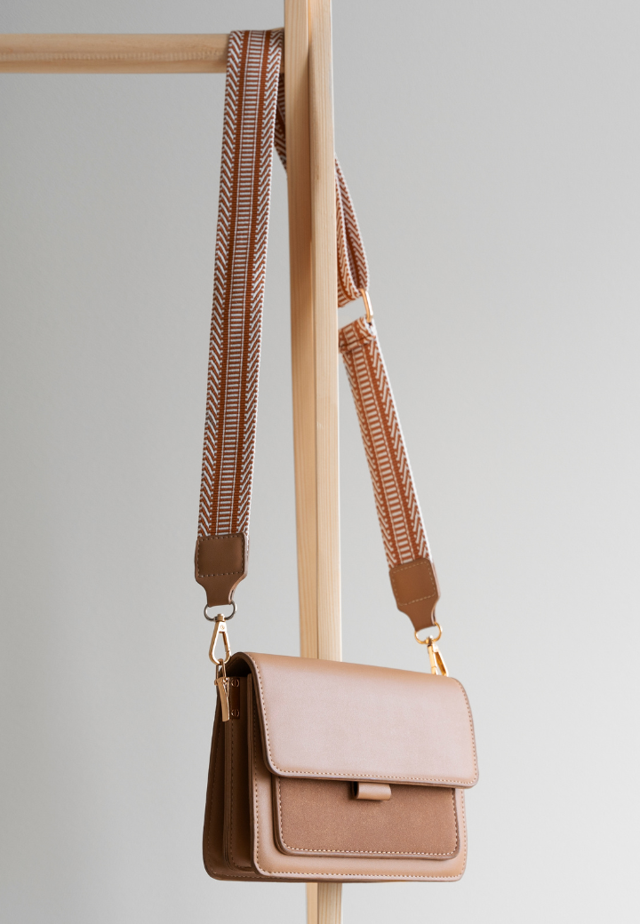 sapatos-e-bolsas-leoniesapatos-e-bolsas-leonie-sapatos-e-bolsas-leonie-2.png